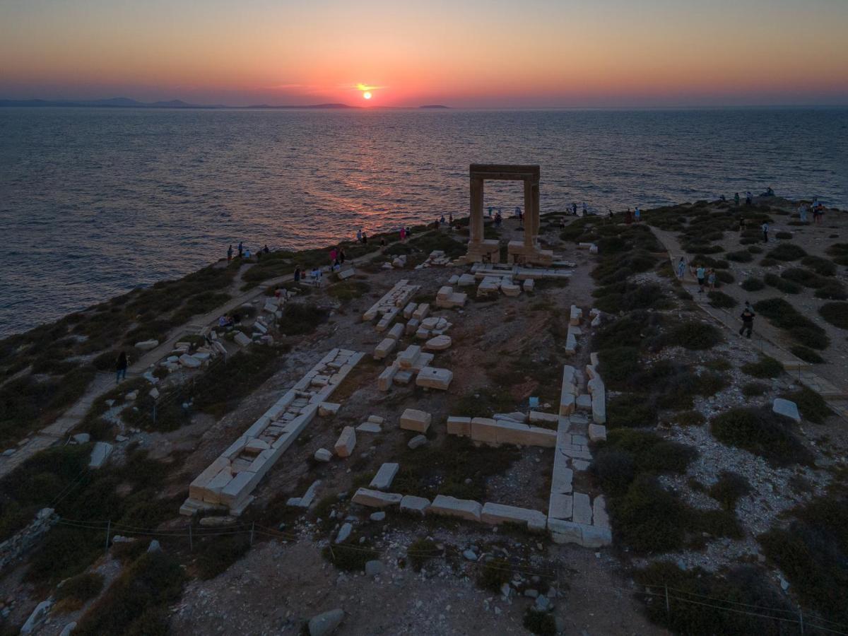 Portara Seaside Luxury Suites Naxos City エクステリア 写真
