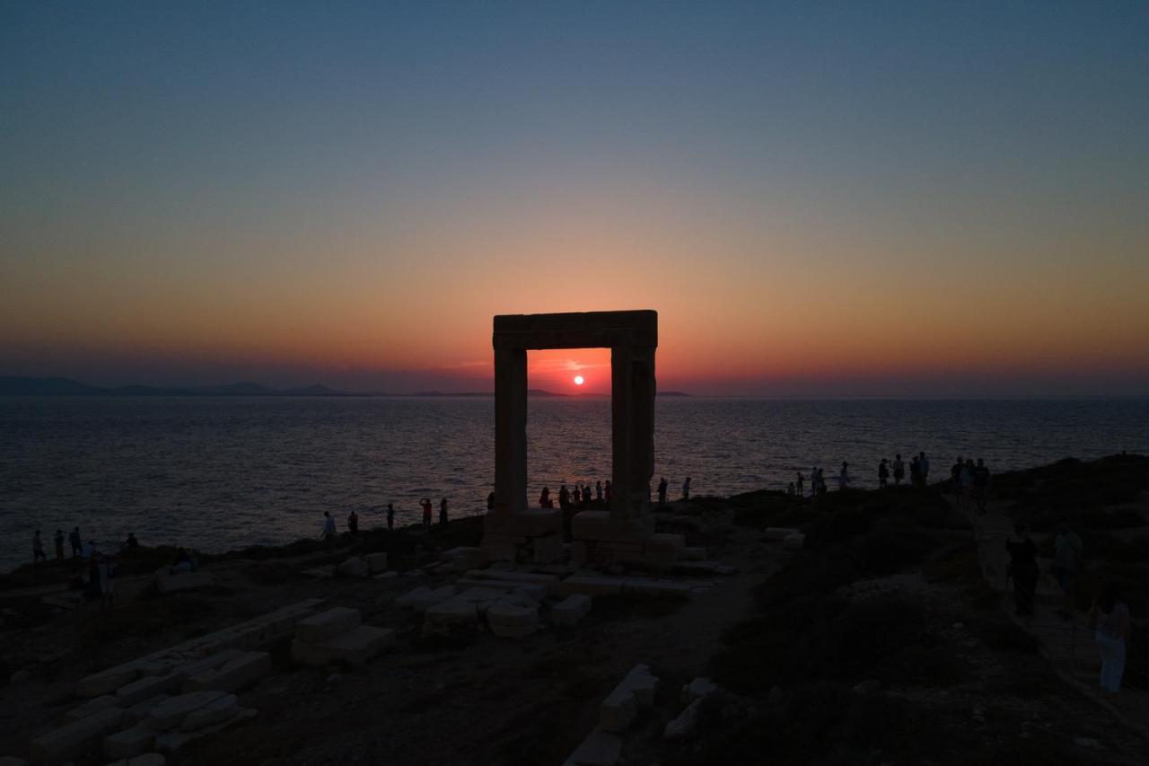 Portara Seaside Luxury Suites Naxos City エクステリア 写真
