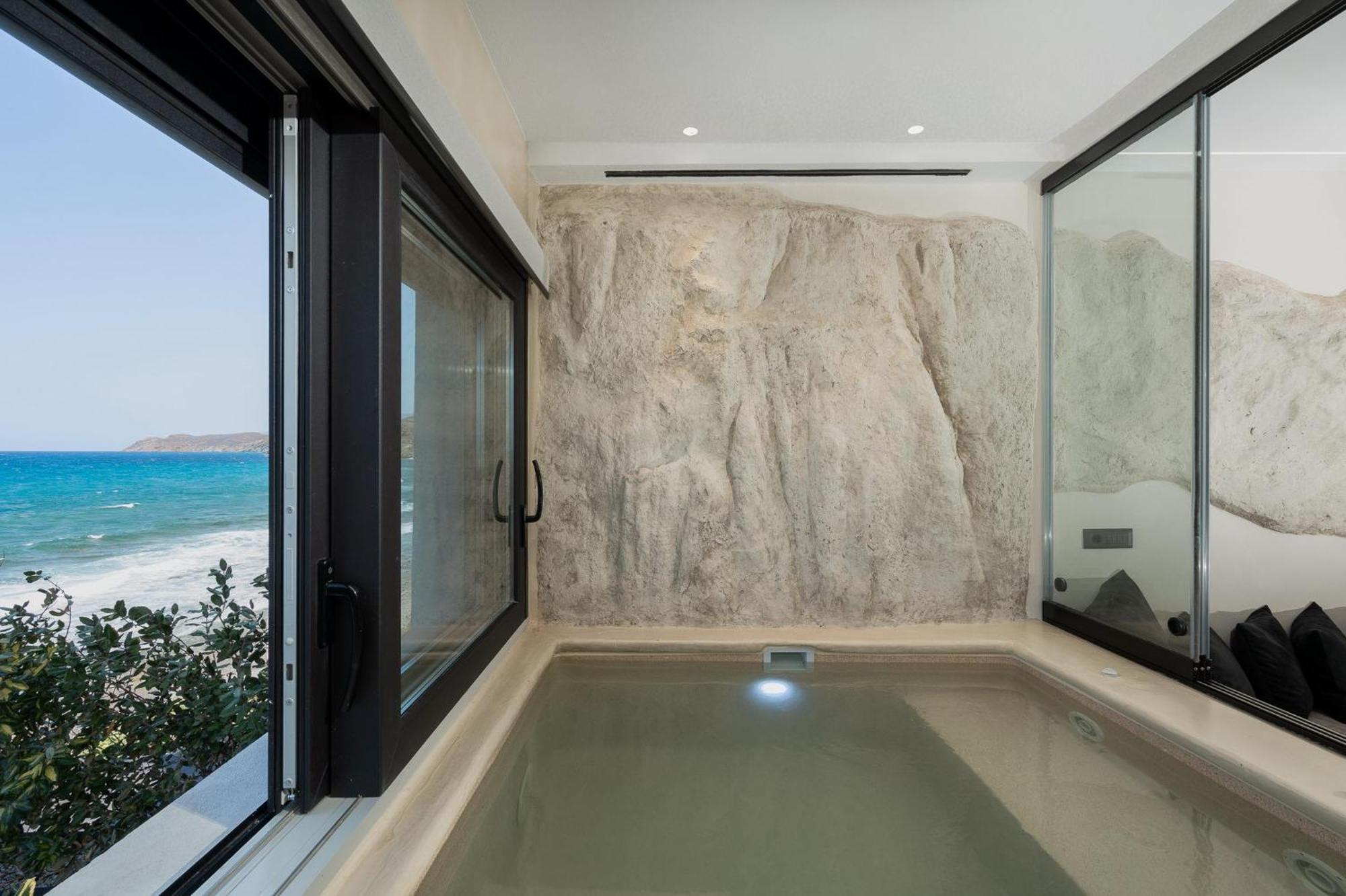 Portara Seaside Luxury Suites Naxos City エクステリア 写真