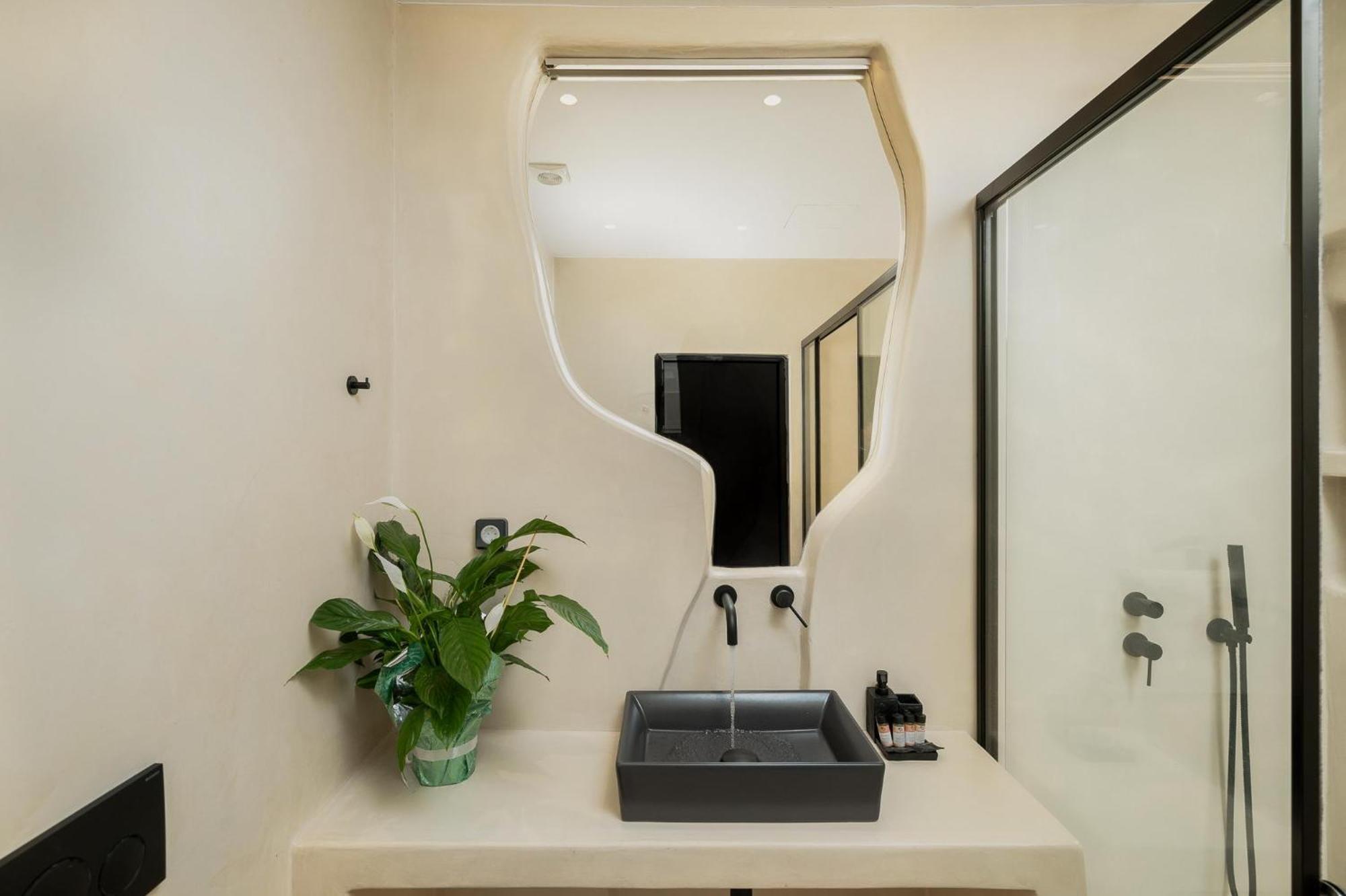 Portara Seaside Luxury Suites Naxos City エクステリア 写真