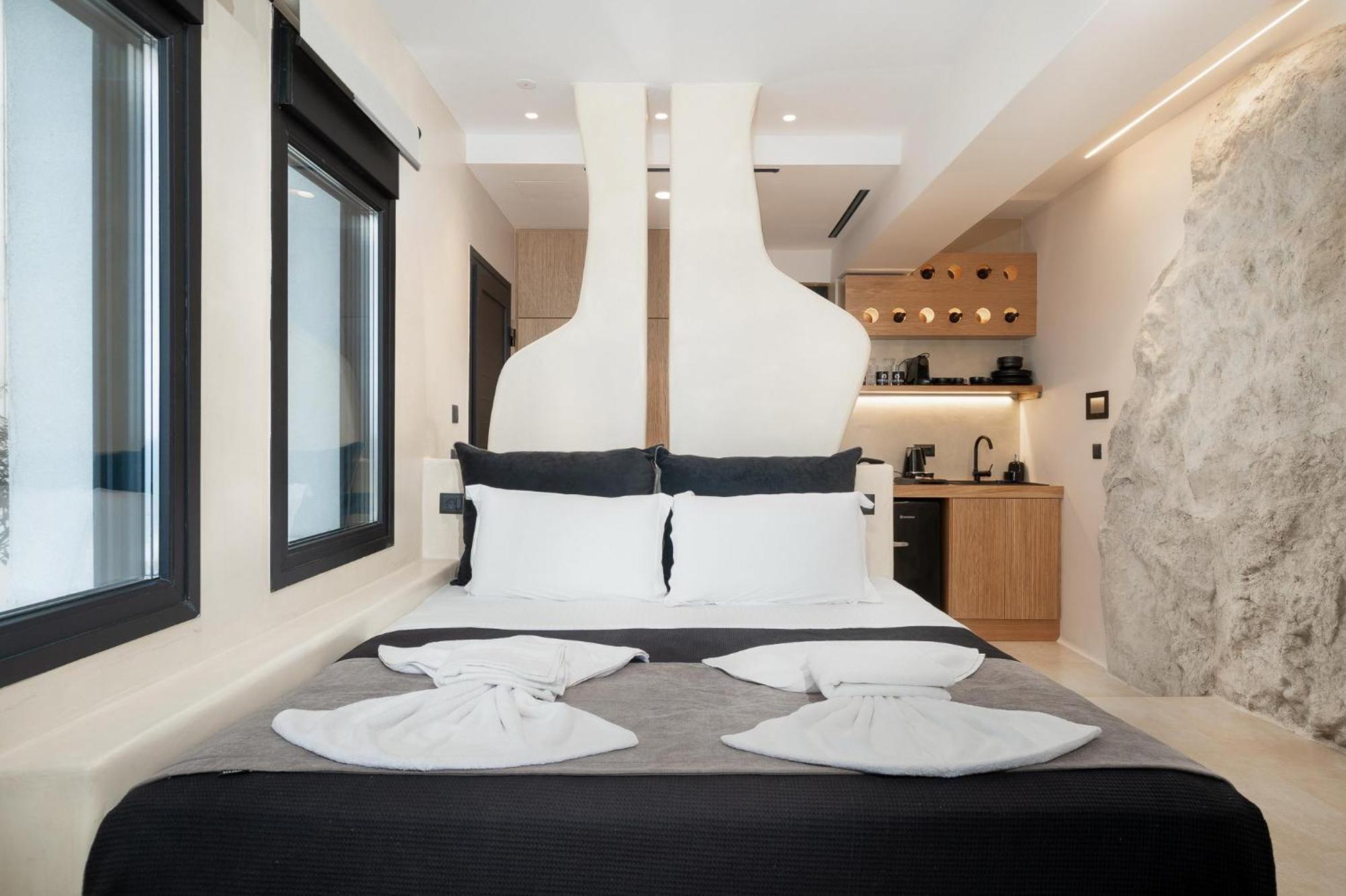 Portara Seaside Luxury Suites Naxos City エクステリア 写真