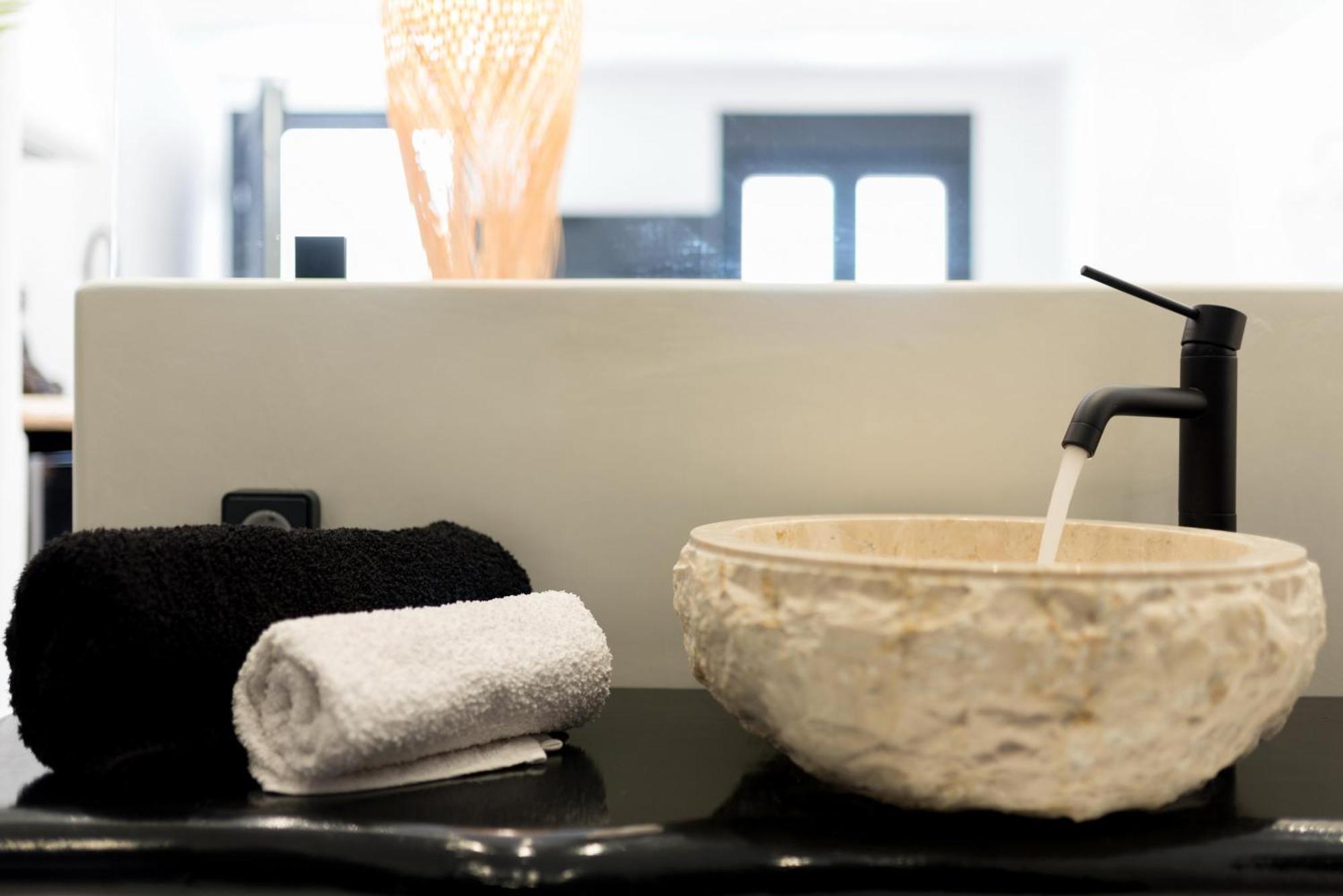 Portara Seaside Luxury Suites Naxos City エクステリア 写真