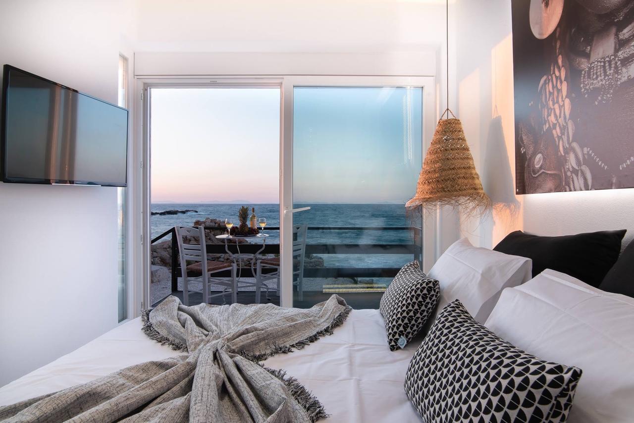 Portara Seaside Luxury Suites Naxos City エクステリア 写真