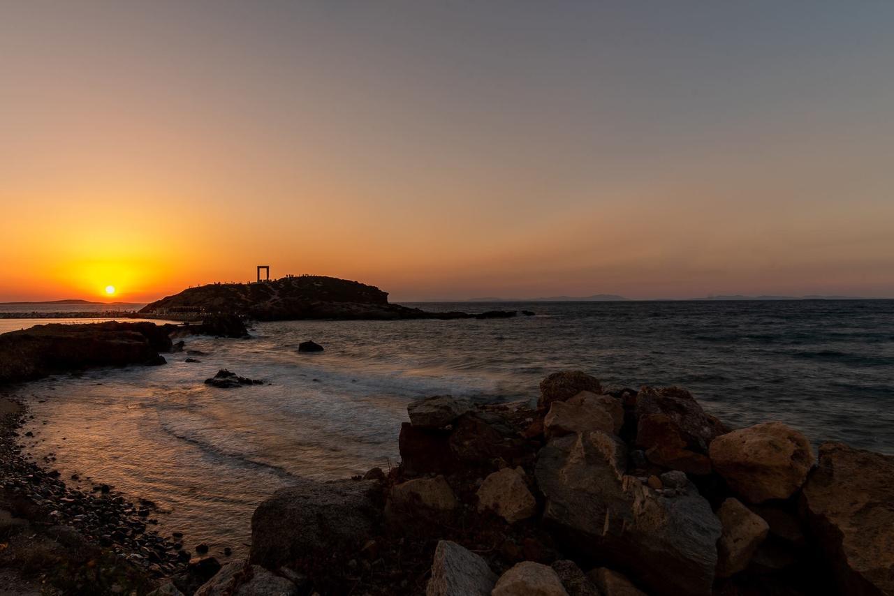 Portara Seaside Luxury Suites Naxos City エクステリア 写真