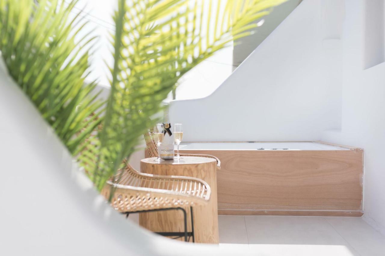 Portara Seaside Luxury Suites Naxos City エクステリア 写真